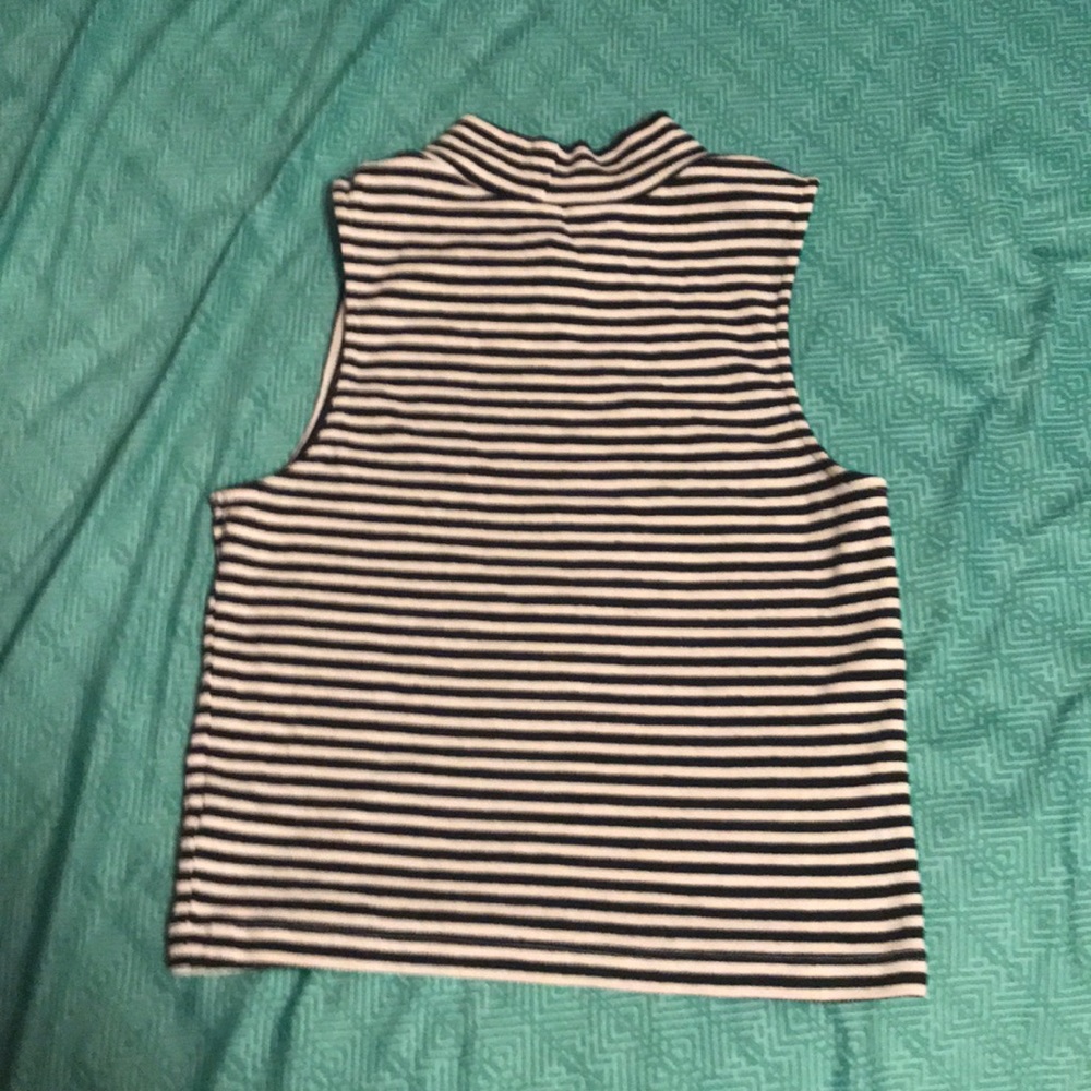 Black and White crop top